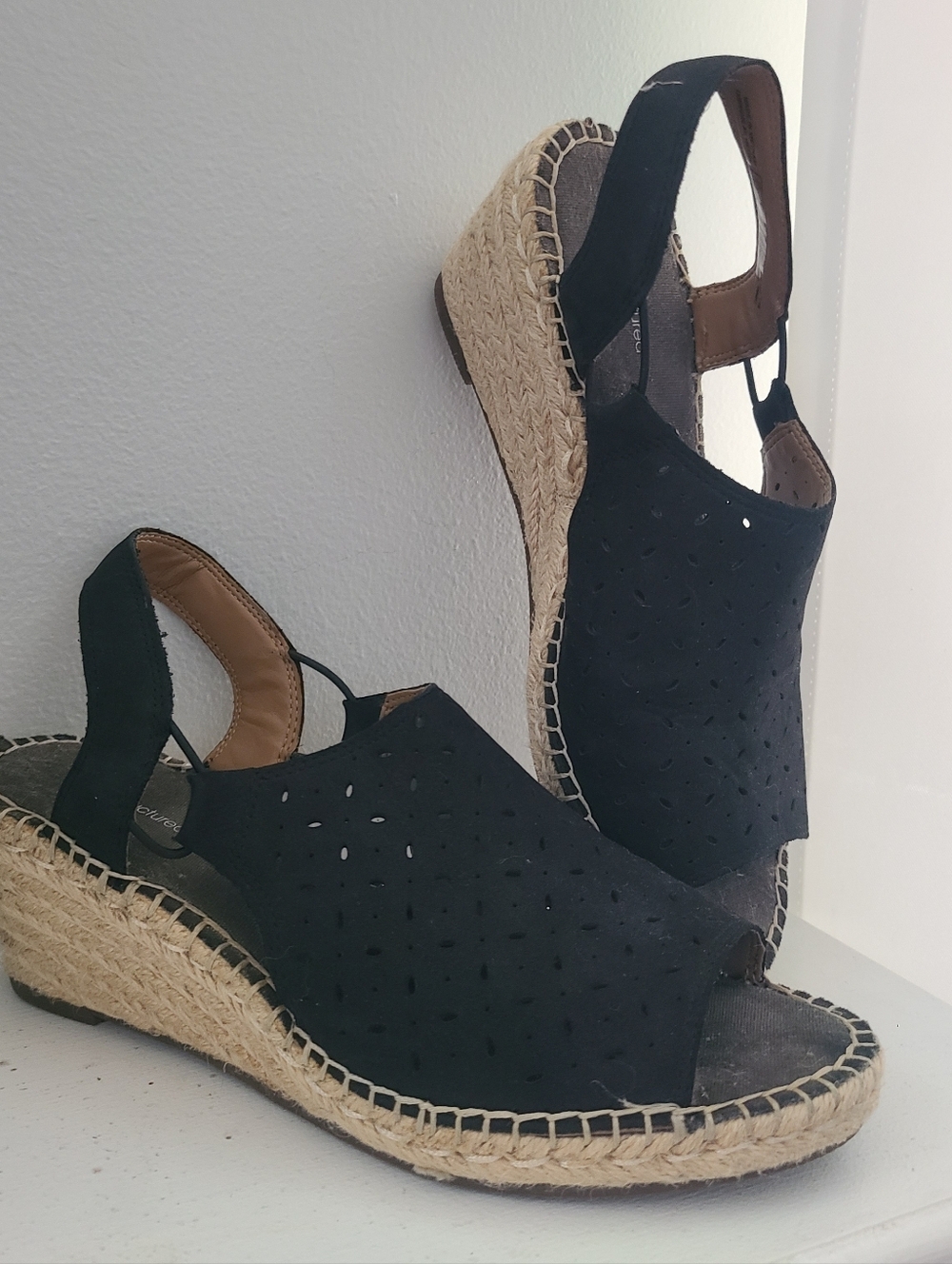 Clarks Petrina Gail black perforated slingback espadrille wedge sandals Size 8
